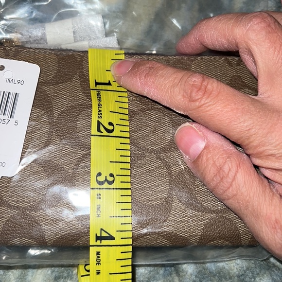 Coach wristlet brand new!!!! Price firm - Picture 6 of 6